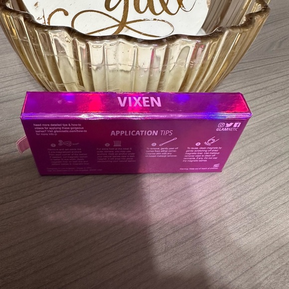 Vixen Black Magnetic Eyelashes - Picture 3 of 3